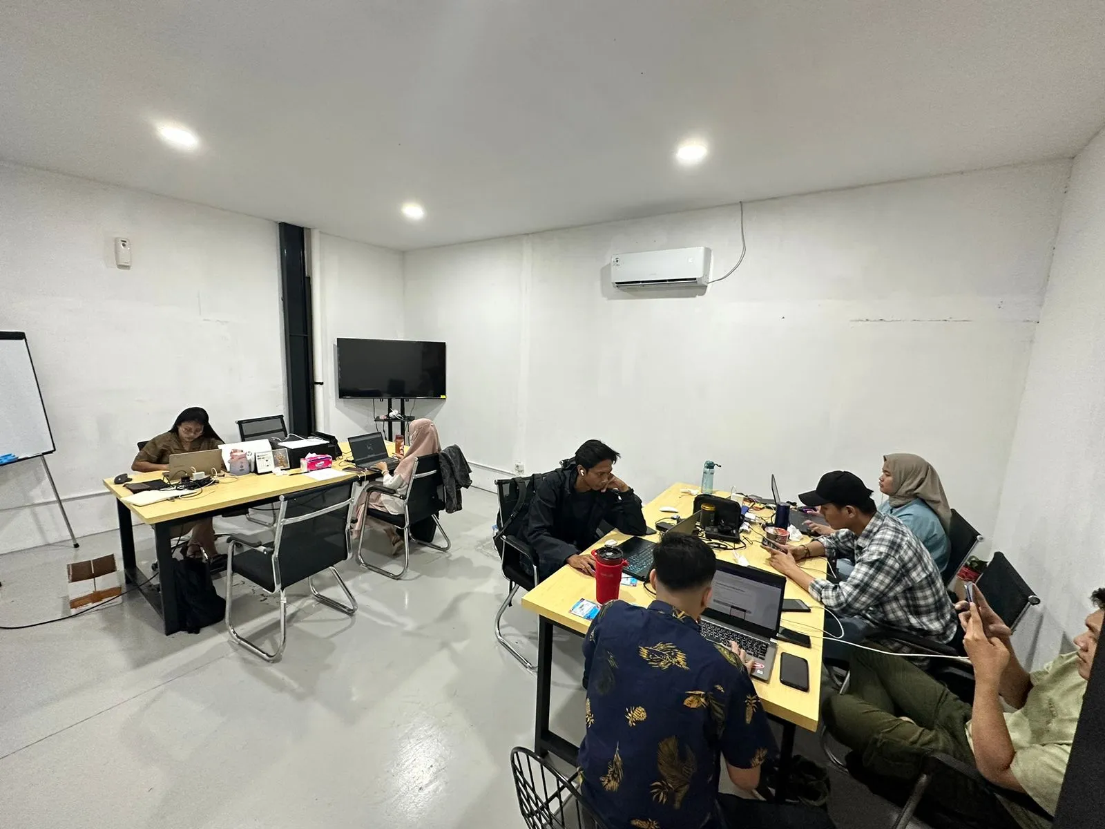 Tim Senesa di kantor